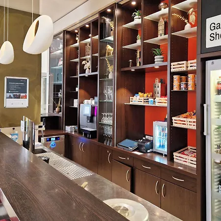 Hotel Garner By Ihg 3*